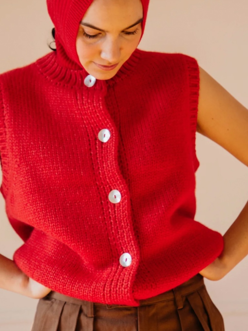 Nikki chasin solo vest red medium brand new